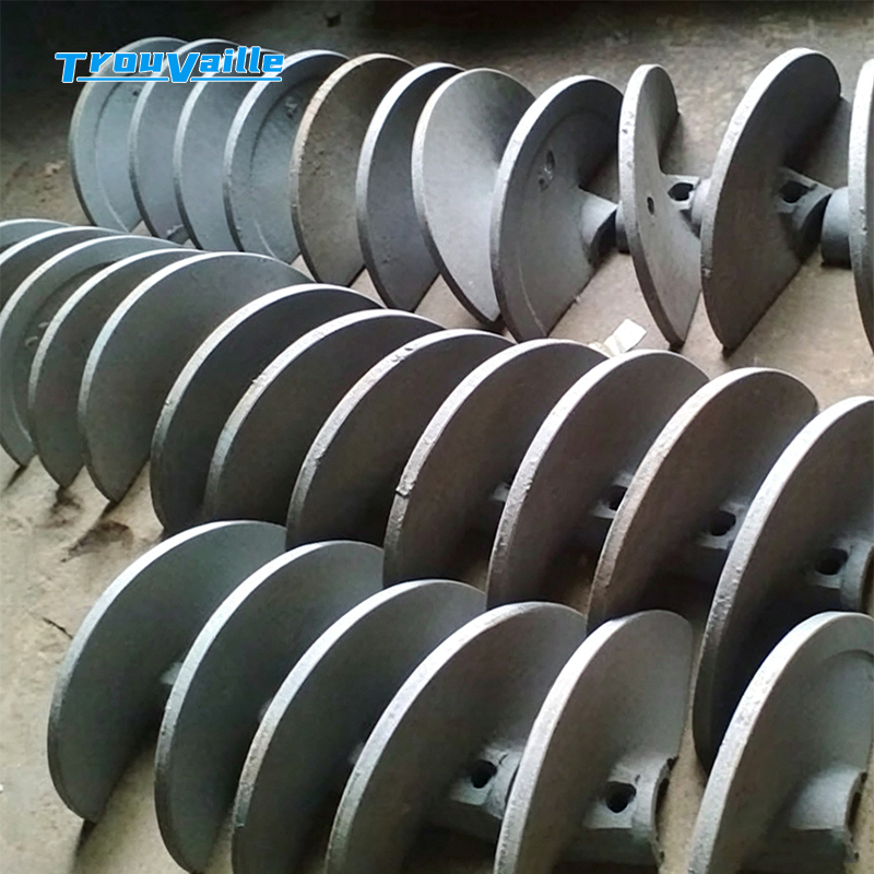 Asphalt paver impeller blades